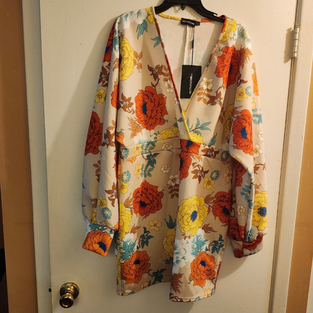 Pretty Little Thing Brand New Plus Size Floral V-Neck Women's BodyCon Dress Sz1X
